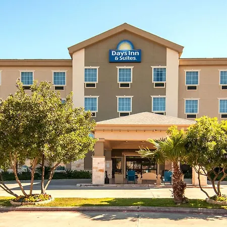 Days Inn & Suites By Wyndham San Antonio Near Frost Bank Center